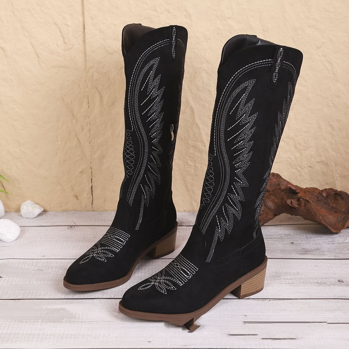 Plus Size Vintage Embroidered V Cut Martin Boots