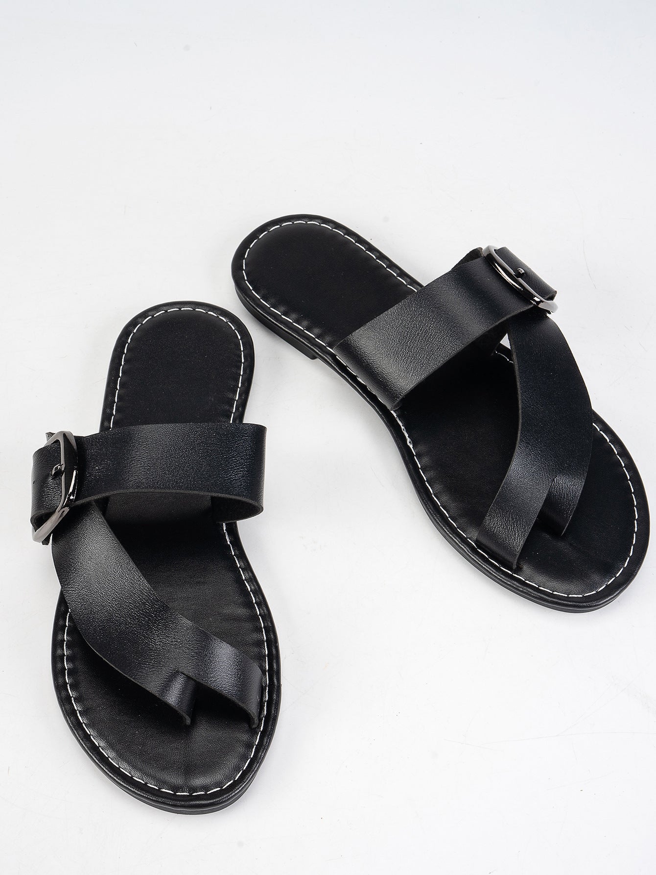 Summer Buckle Toe Clip Sandals Fashion Flat Beach Shoes