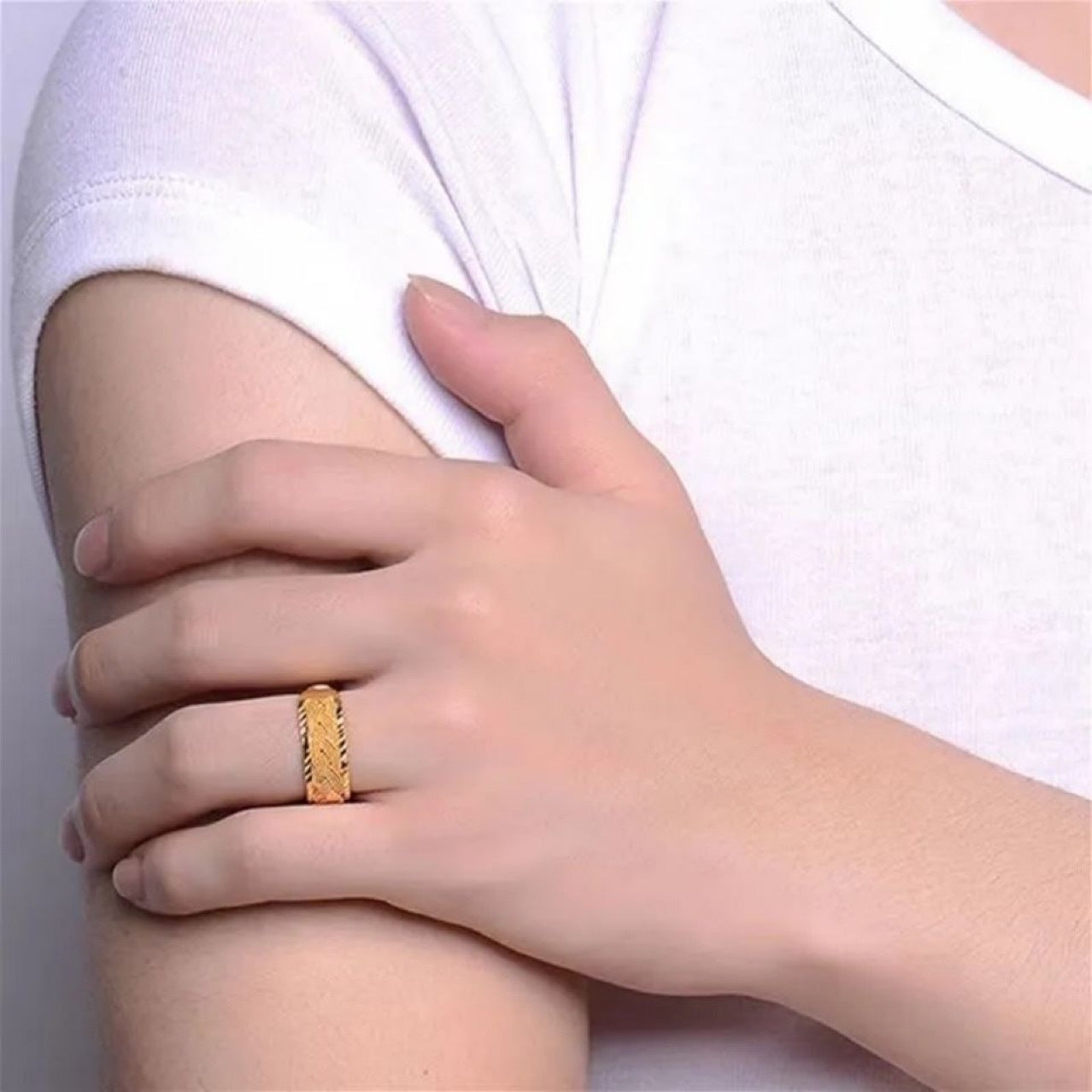 Gold-plated Burlap Texture Ring