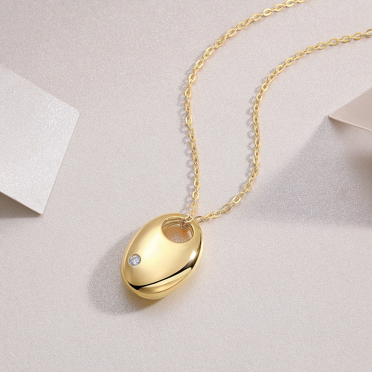 First Encounter - A Fashionable And Trendy Diamond Pendant Necklace